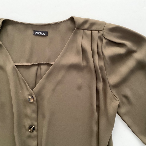 Boohoo Womens Blouse Top Sz 10 Olive Green Boho Flowy Capsule Contemporary Chic - Picture 8 of 9